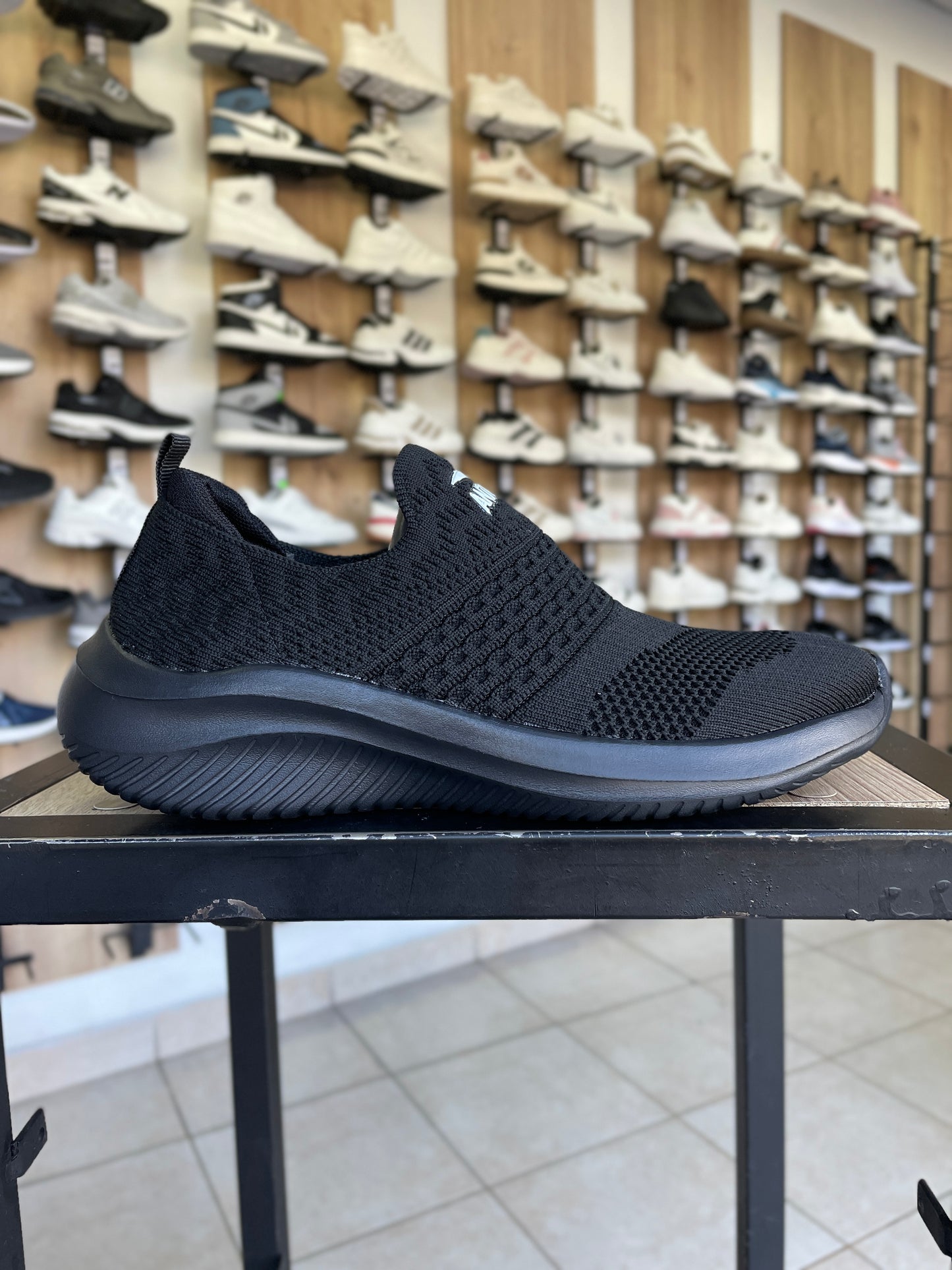 ZAPATILLA AT NEGRO