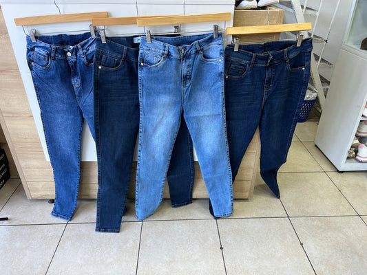 JEANS LEVANTA COLA
